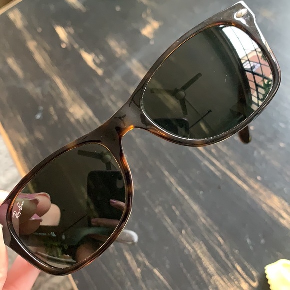 Ray-Ban New Wayfarer Tortoise Sunglasses - Picture 5 of 7